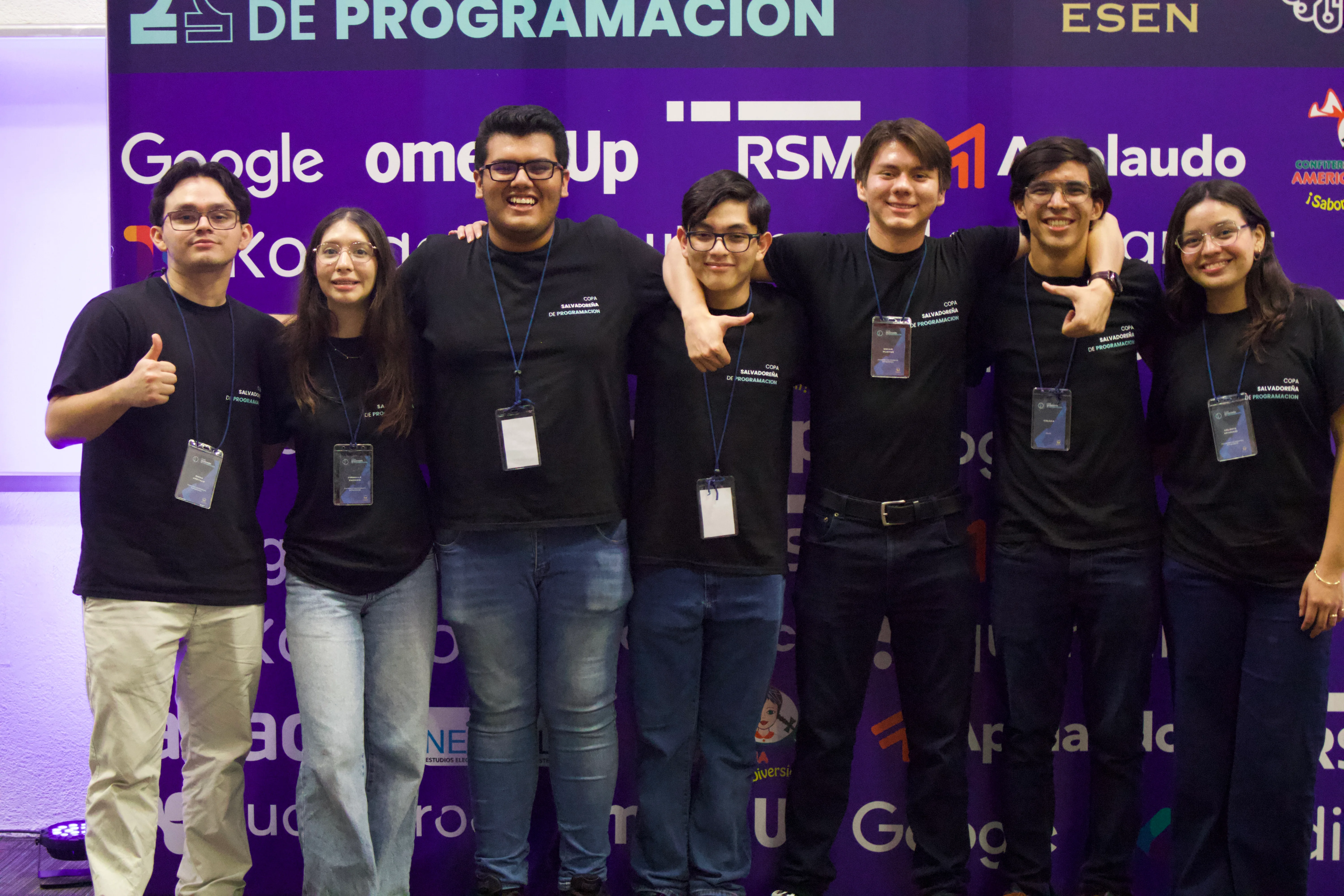 Participantes de la Copa Salvadoreña de Programación